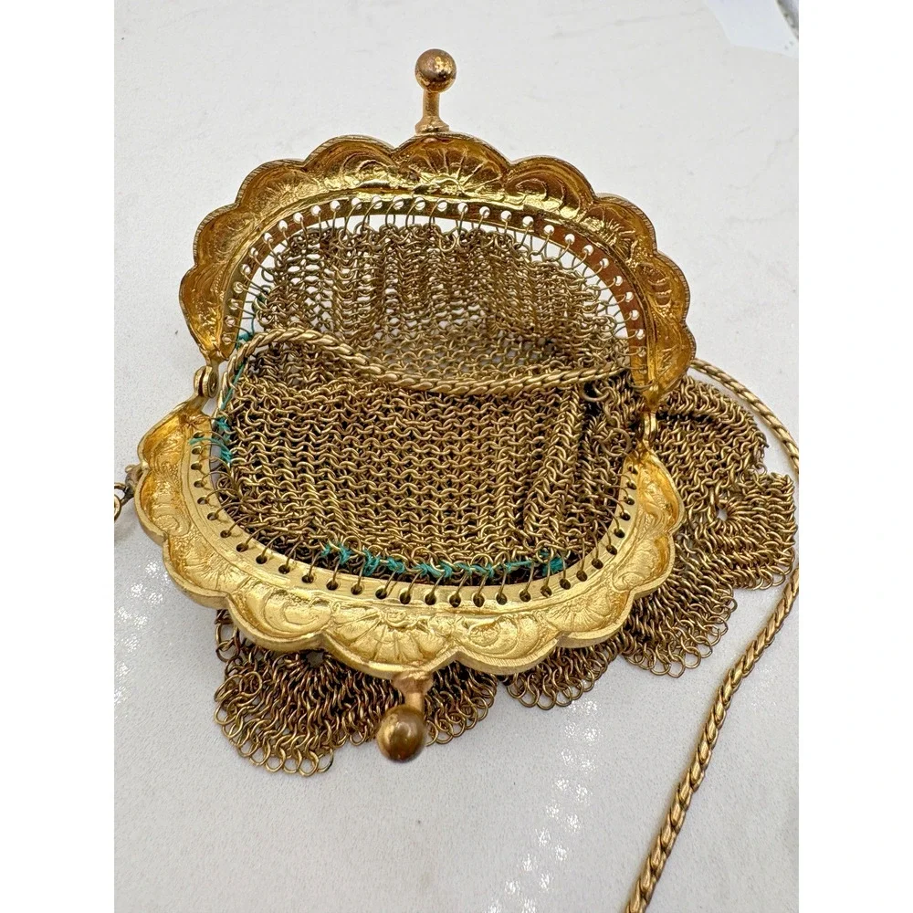 Antique Gilt Chainmail Mesh Coin Purse Evening Bag Vintage Kiss Lock 1940s Gold